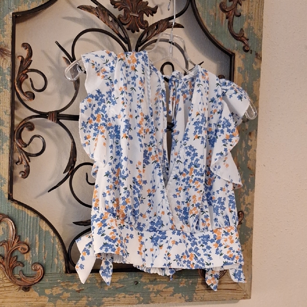 🔥 3 for $25 SALE Pretty Bash Blue/Orange Sleeveless Ruffled Blouse. NWOT Size S